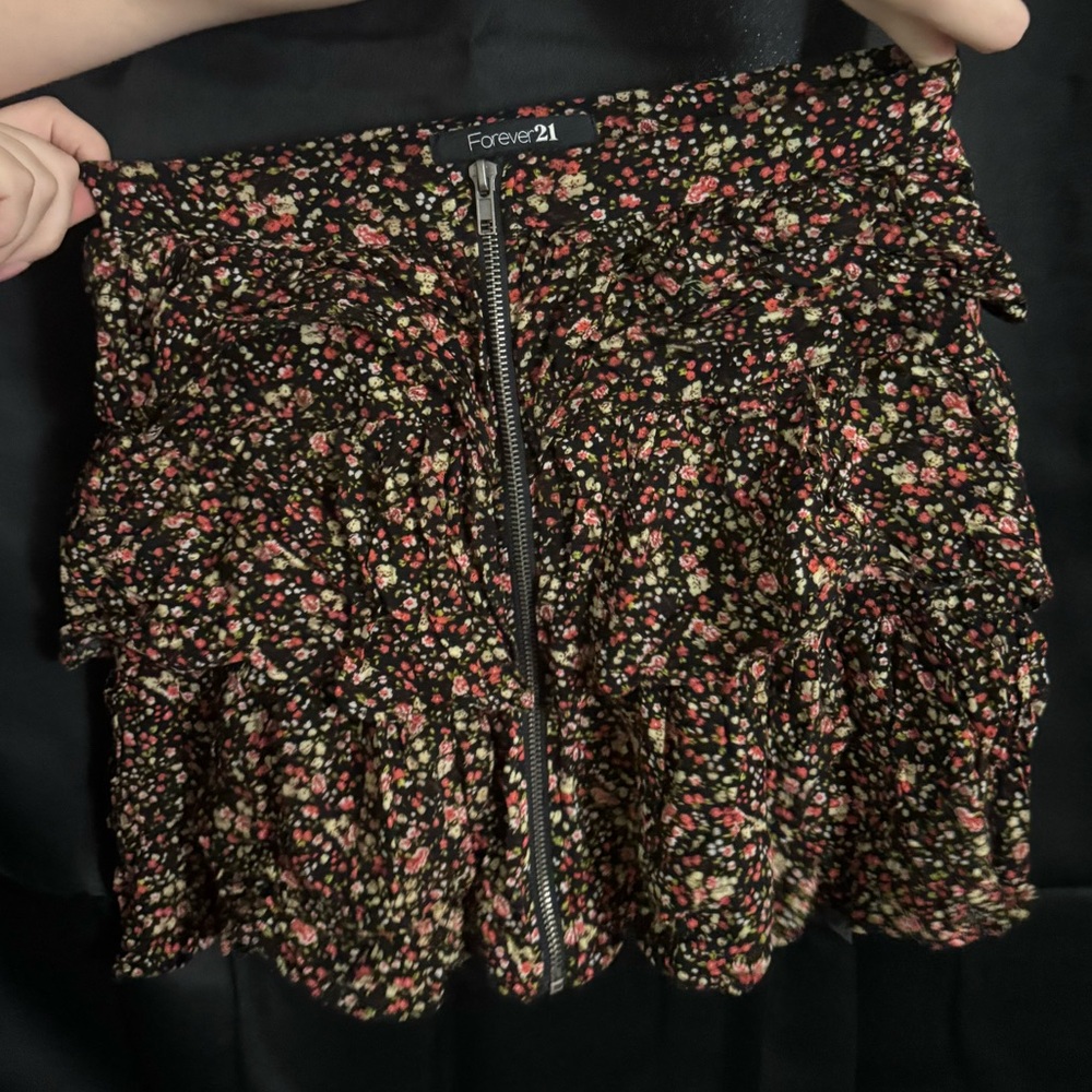 Zip-up Floral Skirt